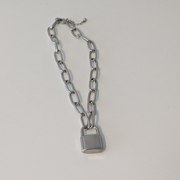 ASOS Padlock Chain Necklace - Picture 1 of 3